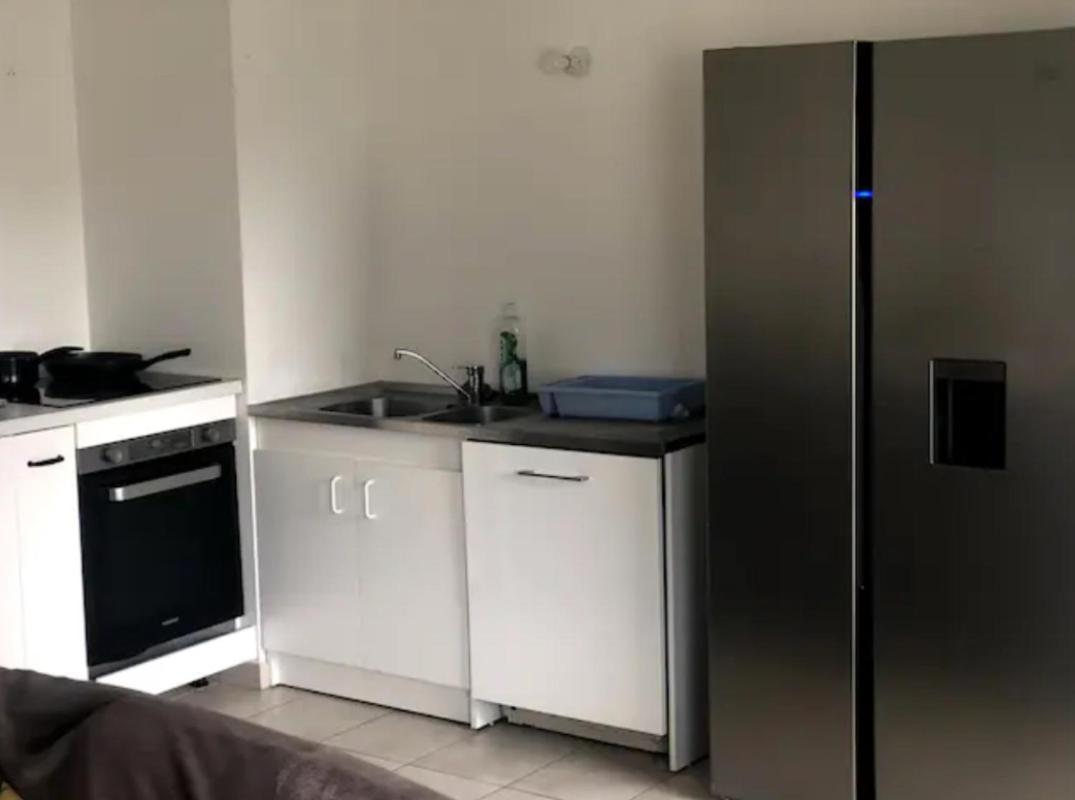 Grande Chambre 14 M2 Avec Salle De Bain Privative A Nanterre Prefecture Proche La Defense Arena Campus Sncf Et Paris Exterior foto
