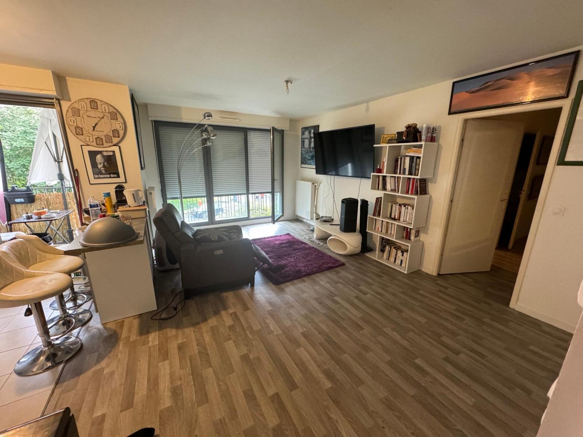 Grande Chambre 14 M2 Avec Salle De Bain Privative A Nanterre Prefecture Proche La Defense Arena Campus Sncf Et Paris Exterior foto